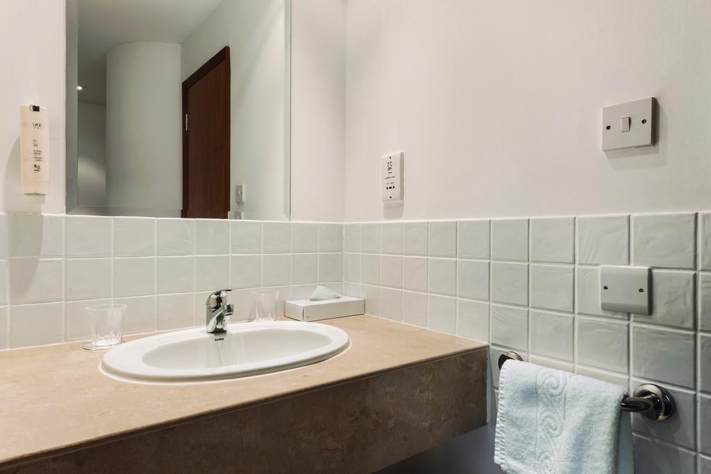 Ramada Cambridge Hotel Kültér fotó