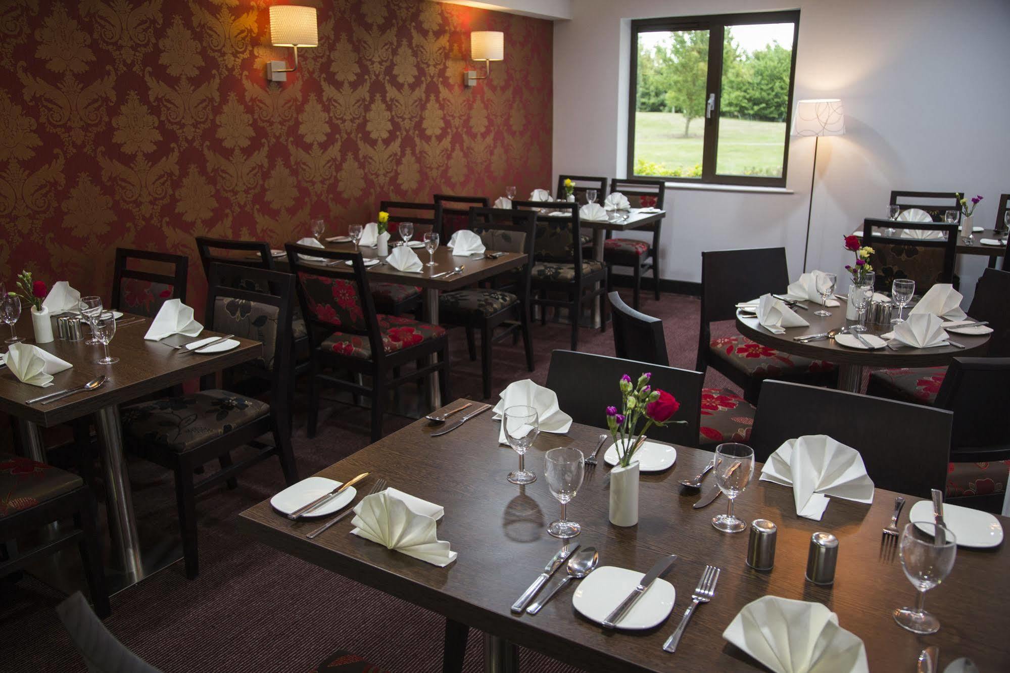 Ramada Cambridge Hotel Kültér fotó