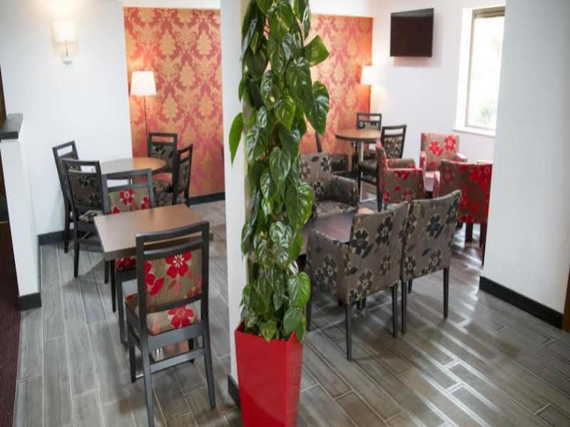 Ramada Cambridge Hotel Kültér fotó