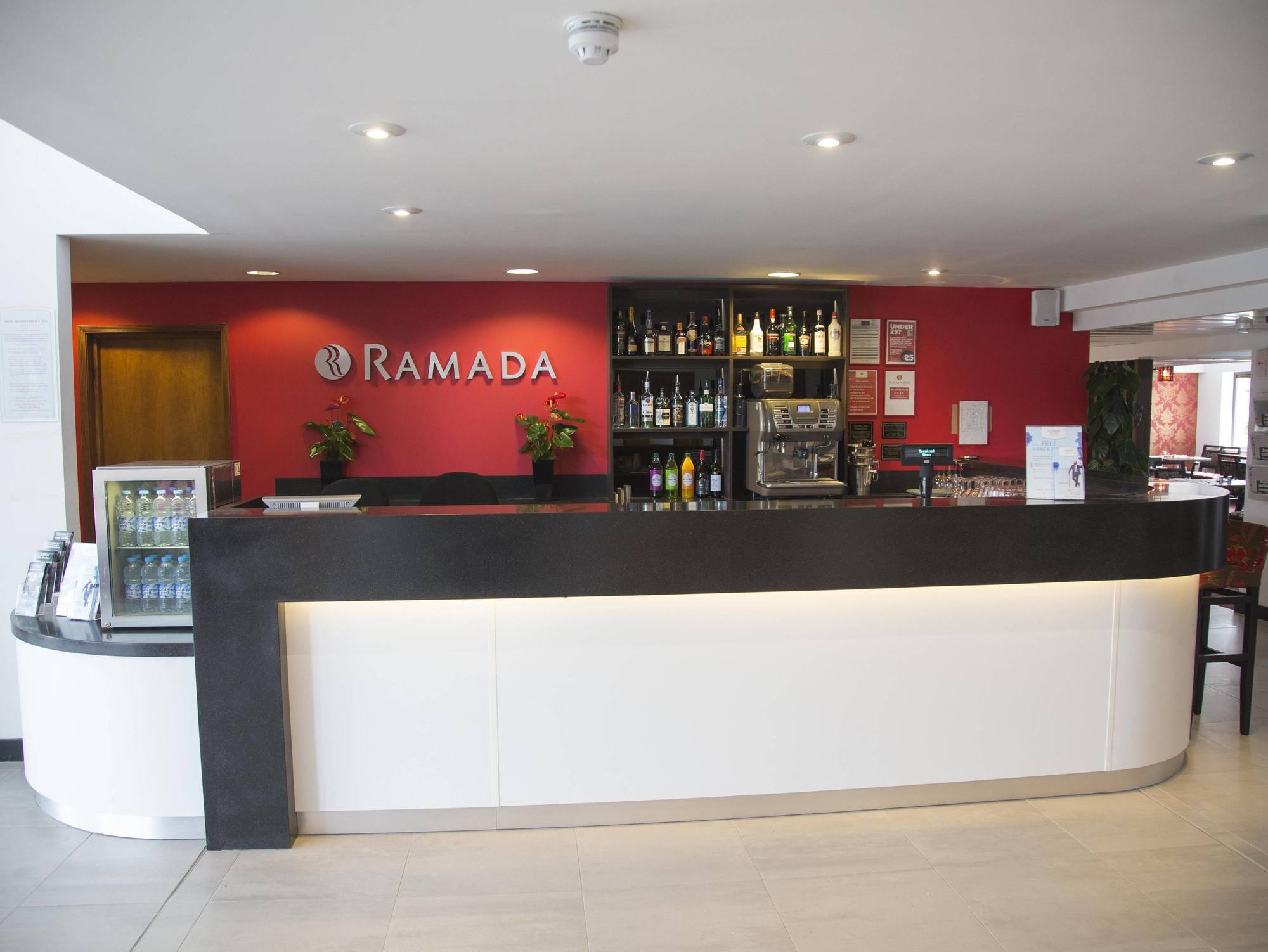 Ramada Cambridge Hotel Kültér fotó
