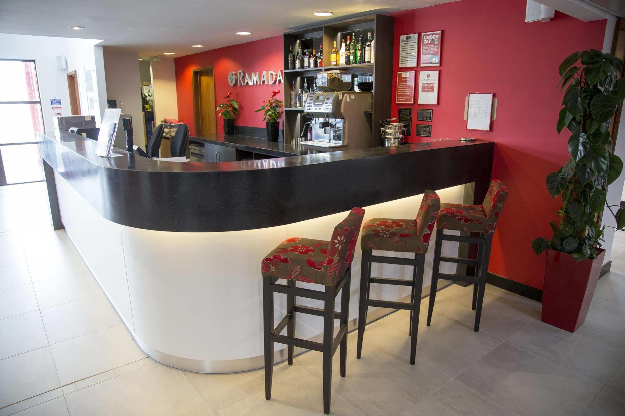Ramada Cambridge Hotel Kültér fotó