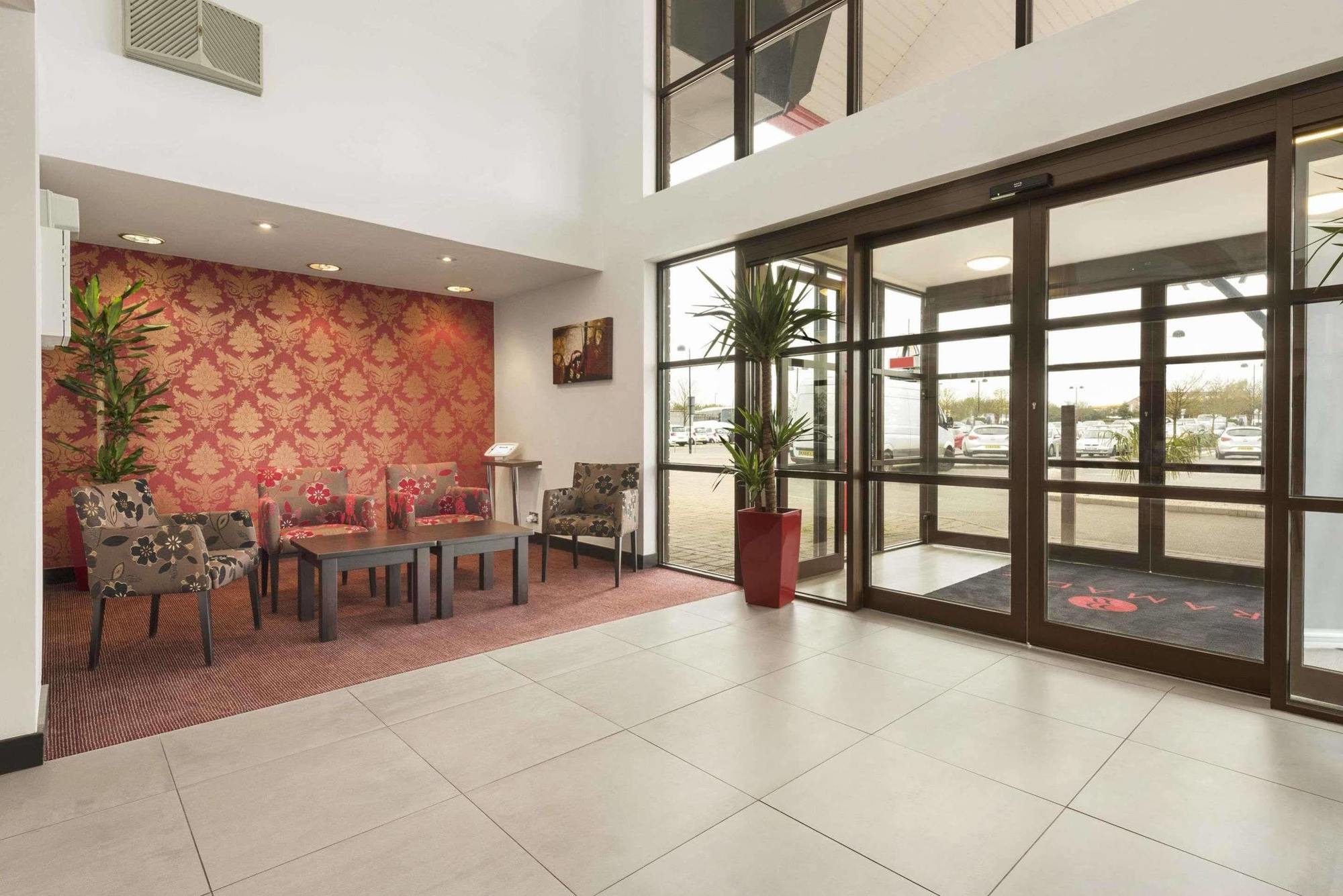 Ramada Cambridge Hotel Kültér fotó