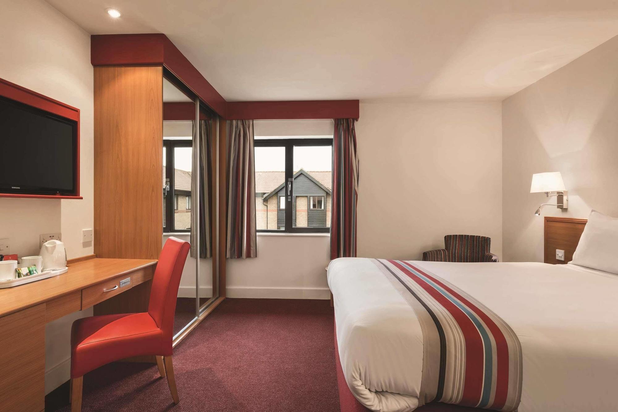 Ramada Cambridge Hotel Kültér fotó