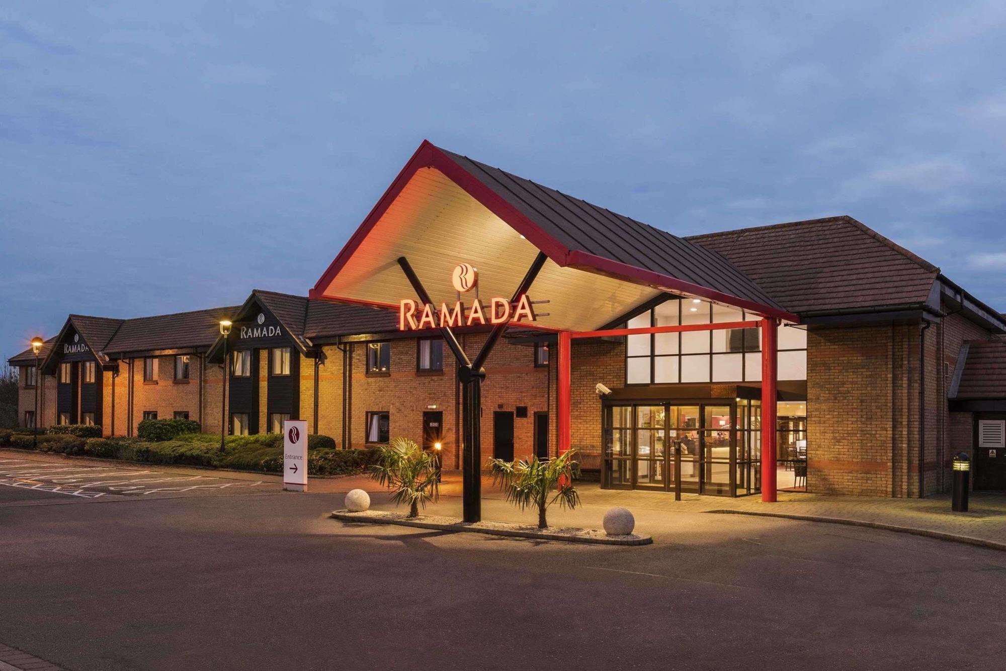 Ramada Cambridge Hotel Kültér fotó