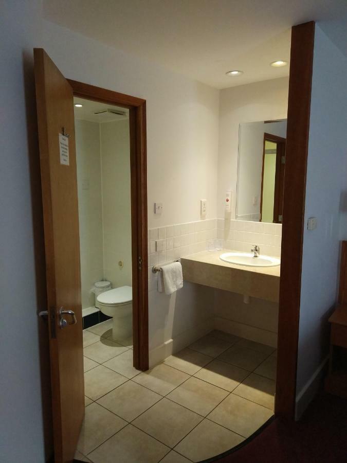 Ramada Cambridge Hotel Kültér fotó